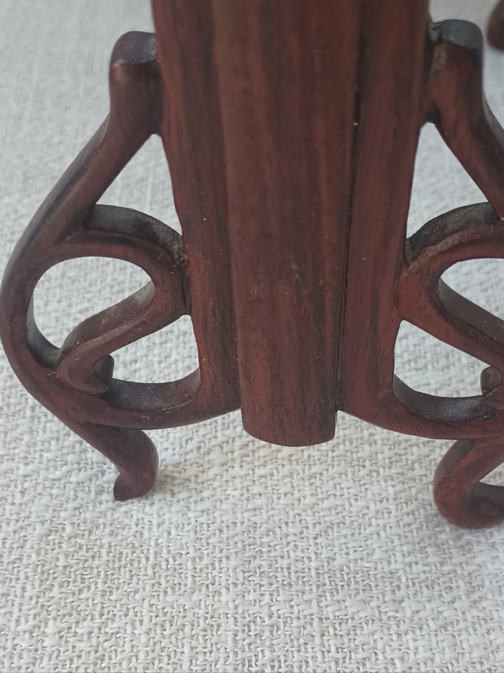 Round Embroidered Silk Panda Table Screen - Picture 10 of 10